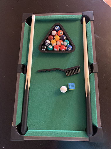 rv4 - Mini Billiard Table